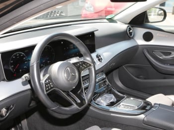 Mercedes-Benz E 300 de 4M T Avantgarde Distronic+ Panorama AHK