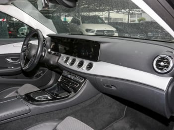 Mercedes-Benz E 300 de 4M T Avantgarde Distronic+ Panorama AHK
