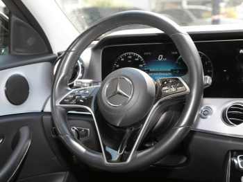 Mercedes-Benz E 300 de 4M T Avantgarde Distronic+ Panorama AHK