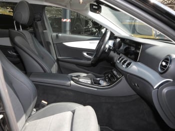 Mercedes-Benz E 300 de 4M T Avantgarde Distronic+ Panorama AHK