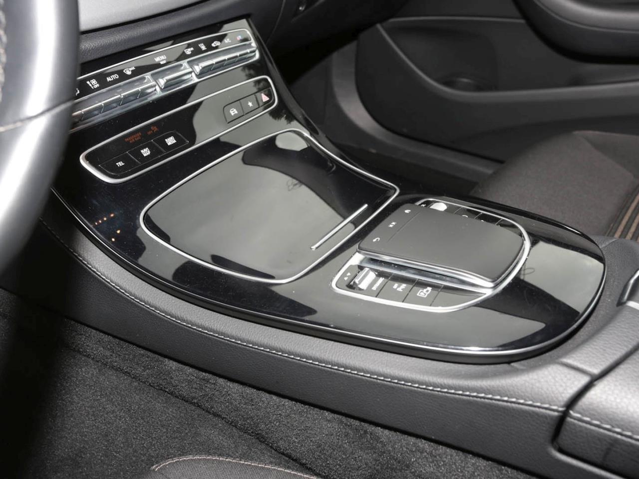 Mercedes-Benz E 300 de 4M T Avantgarde MBUX Navi Kamera Easy-P Mercedes-Benz E 300 de 4M T Avantgarde MBUX Navi Kamera Easy-P