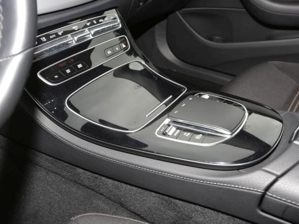 Mercedes-Benz E 300 de 4M T Avantgarde MBUX Navi Kamera Easy-P Mercedes-Benz E 300 de 4M T Avantgarde MBUX Navi Kamera Easy-P