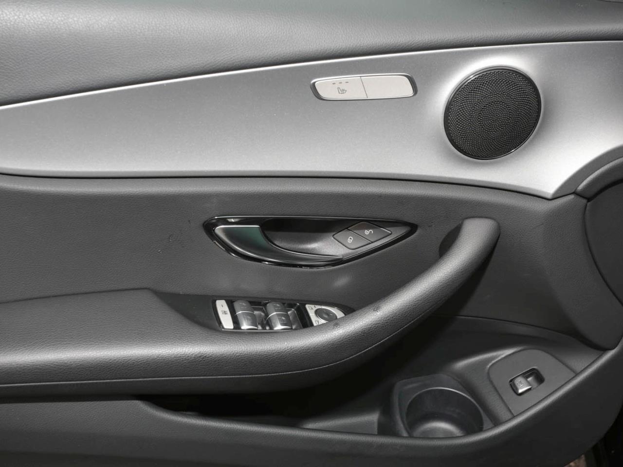 Mercedes-Benz E 300 de 4M T Avantgarde MBUX Navi Kamera Easy-P Mercedes-Benz E 300 de 4M T Avantgarde MBUX Navi Kamera Easy-P