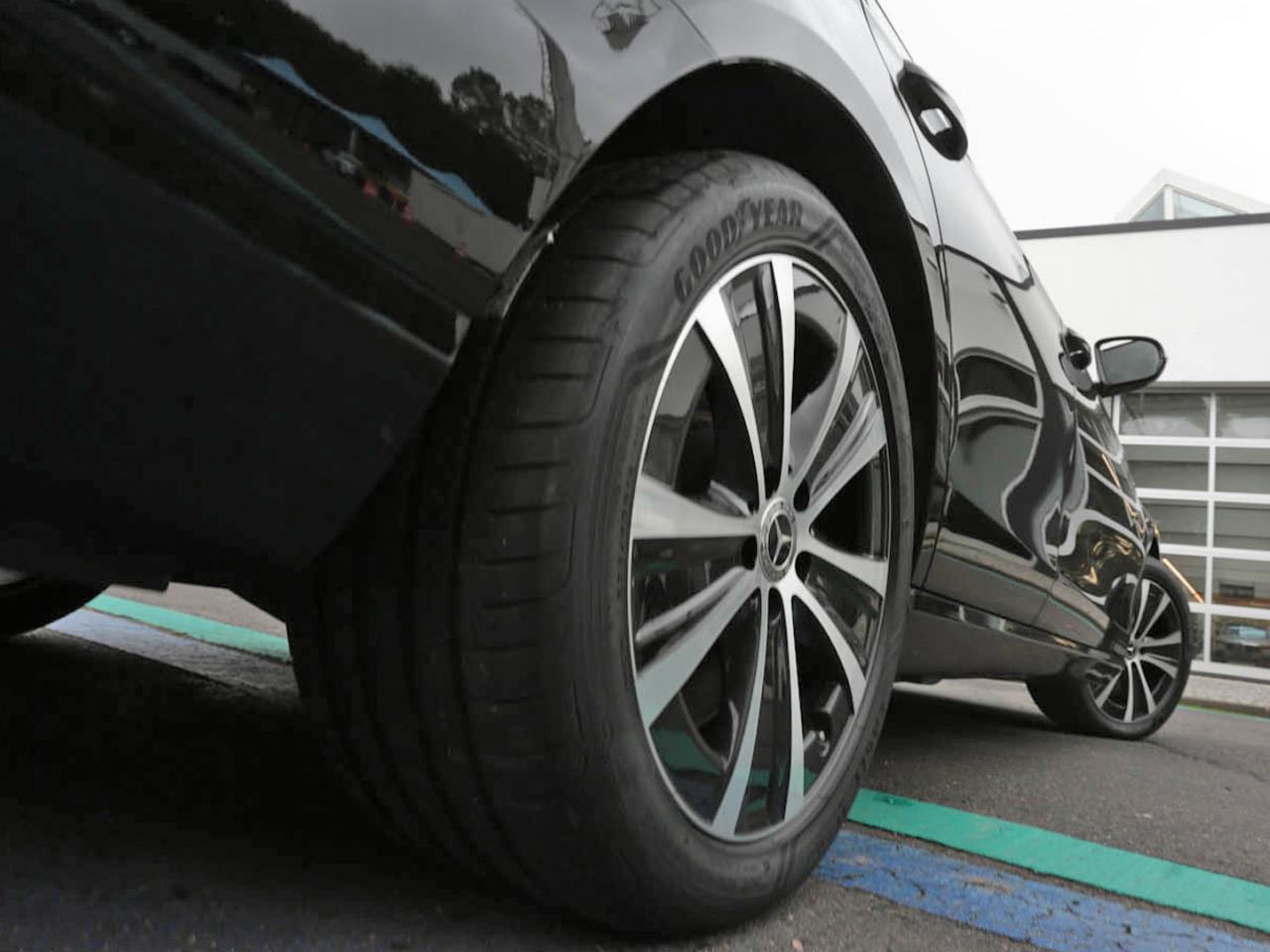 Mercedes-Benz E 300 de 4M T Avantgarde MBUX Navi Kamera Easy-P Mercedes-Benz E 300 de 4M T Avantgarde MBUX Navi Kamera Easy-P