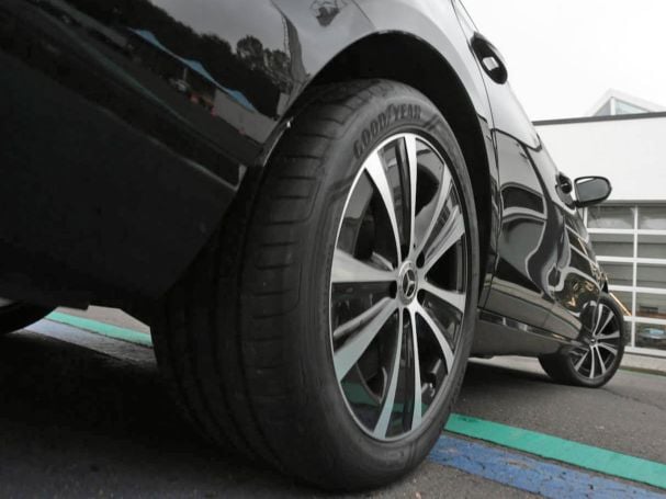 Mercedes-Benz E 300 de 4M T Avantgarde MBUX Navi Kamera Easy-P Mercedes-Benz E 300 de 4M T Avantgarde MBUX Navi Kamera Easy-P