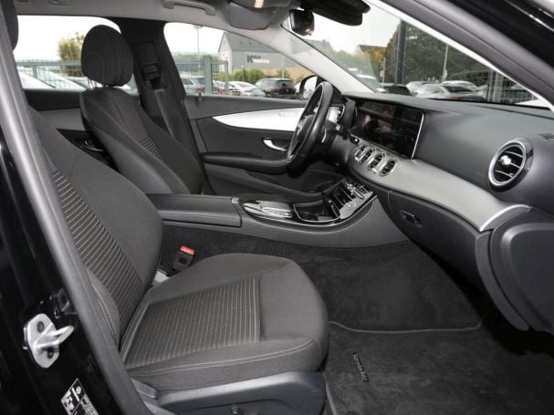 Mercedes-Benz E 300 de 4M T Avantgarde MBUX Navi Kamera Easy-P Mercedes-Benz E 300 de 4M T Avantgarde MBUX Navi Kamera Easy-P