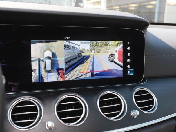 Mercedes-Benz E 300 de 4M T AMG MBUX Distronic Schiebedach SHZ Mercedes-Benz E 300 de 4M T AMG MBUX Distronic Schiebedach SHZ