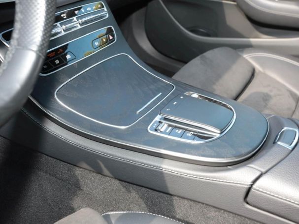 Mercedes-Benz E 300 de 4M T AMG MBUX Distronic Schiebedach SHZ Mercedes-Benz E 300 de 4M T AMG MBUX Distronic Schiebedach SHZ