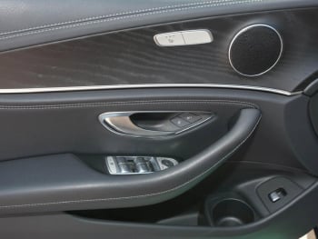 Mercedes-Benz E 300 de 4M T AMG MBUX Distronic Schiebedach SHZ
