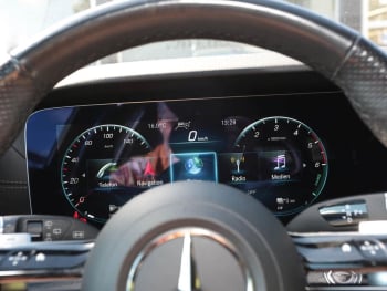 Mercedes-Benz E 300 de 4M T AMG MBUX Distronic Schiebedach SHZ