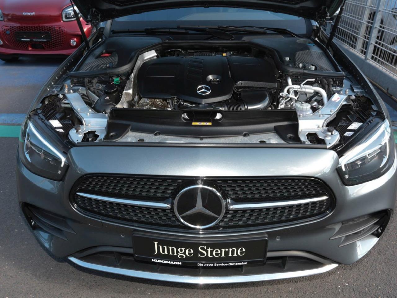 Mercedes-Benz E 300 de 4M T AMG MBUX Distronic Schiebedach SHZ