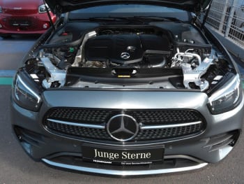 Mercedes-Benz E 300 de 4M T AMG MBUX Distronic Schiebedach SHZ Mercedes-Benz E 300 de 4M T AMG MBUX Distronic Schiebedach SHZ