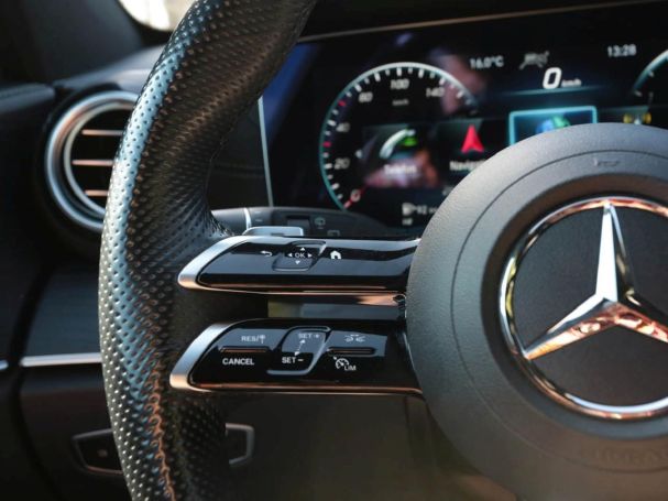 Mercedes-Benz E 300 de 4M T AMG MBUX Distronic Schiebedach SHZ