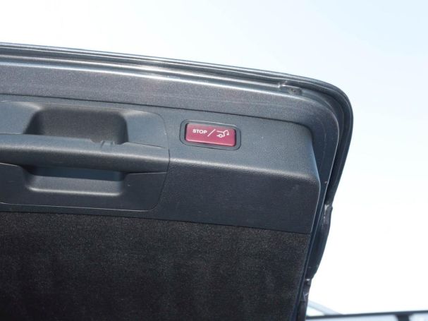 Mercedes-Benz E 300 de 4M T AMG MBUX Distronic Schiebedach SHZ Mercedes-Benz E 300 de 4M T AMG MBUX Distronic Schiebedach SHZ