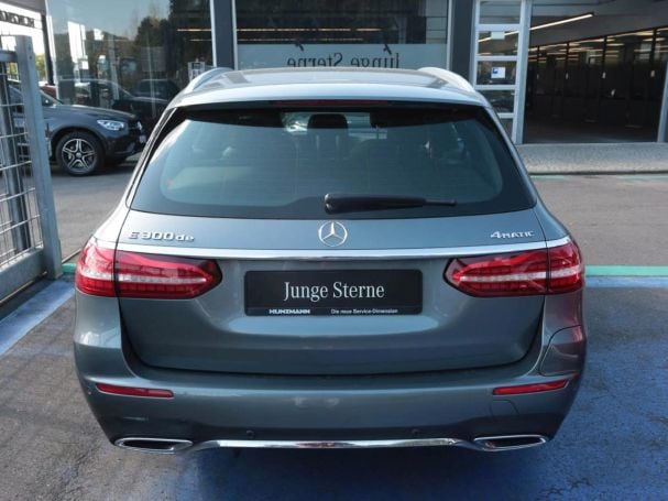 Mercedes-Benz E 300 de 4M T AMG MBUX Distronic Schiebedach SHZ