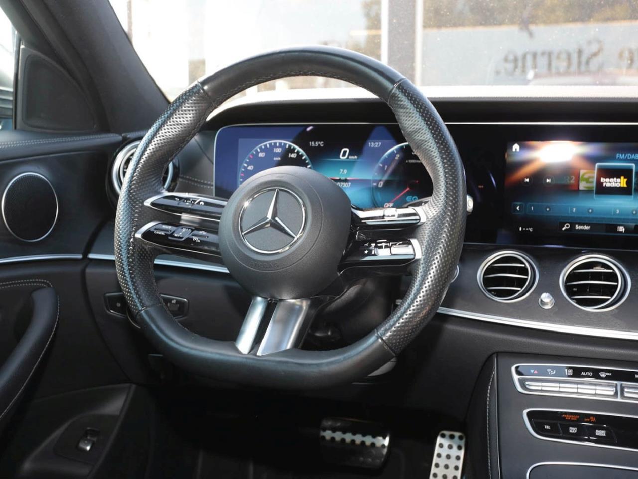 Mercedes-Benz E 300 de 4M T AMG MBUX Distronic Schiebedach SHZ Mercedes-Benz E 300 de 4M T AMG MBUX Distronic Schiebedach SHZ