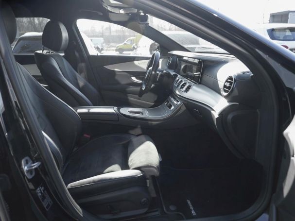 Mercedes-Benz E 300 de  AMG Night Kamera EasyP PublicCharging