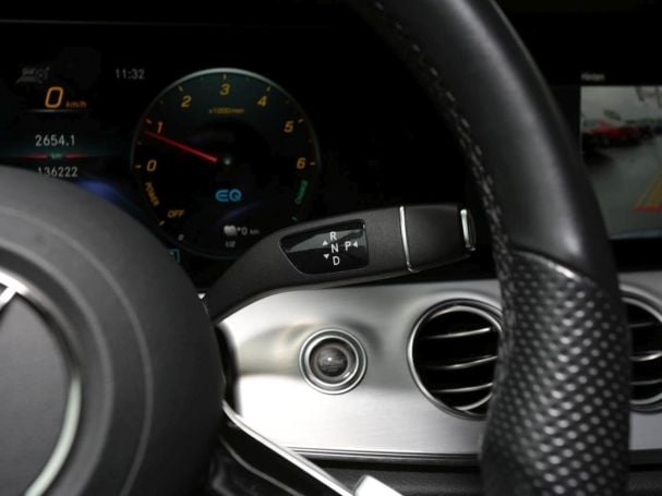 Mercedes-Benz E 300 de T AMG Night Distronic+ Kamera EasyPack Mercedes-Benz E 300 de T AMG Night Distronic+ Kamera EasyPack