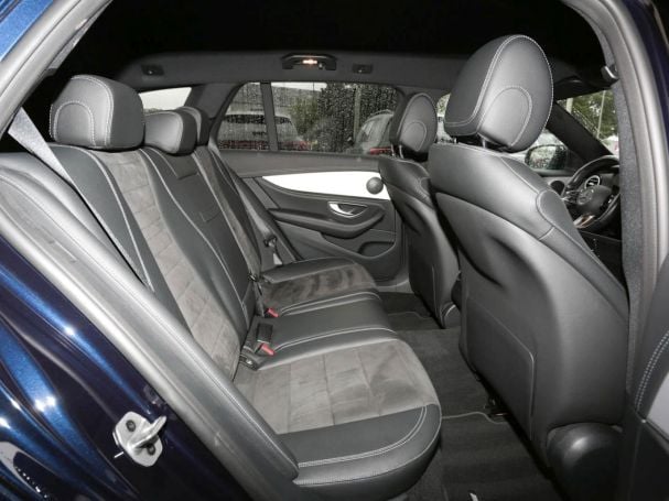 Mercedes-Benz E 300 de T AMG Night Distronic+ Kamera EasyPack Mercedes-Benz E 300 de T AMG Night Distronic+ Kamera EasyPack