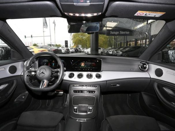 Mercedes-Benz E 300 de T AMG Night Distronic+ Kamera EasyPack Mercedes-Benz E 300 de T AMG Night Distronic+ Kamera EasyPack