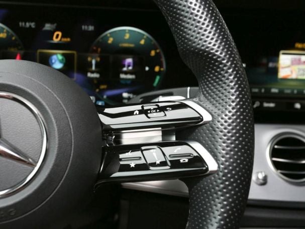 Mercedes-Benz E 300 de T AMG Night Distronic+ Kamera EasyPack Mercedes-Benz E 300 de T AMG Night Distronic+ Kamera EasyPack