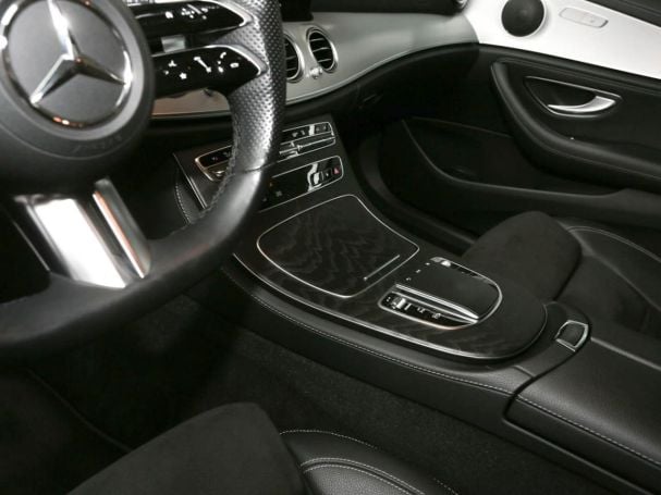 Mercedes-Benz E 300 de T AMG Night Distronic+ Kamera EasyPack Mercedes-Benz E 300 de T AMG Night Distronic+ Kamera EasyPack