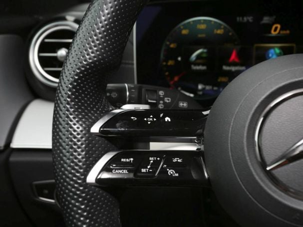 Mercedes-Benz E 300 de T AMG Night Distronic+ Kamera EasyPack Mercedes-Benz E 300 de T AMG Night Distronic+ Kamera EasyPack