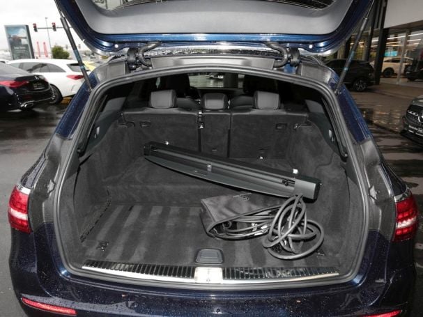 Mercedes-Benz E 300 de T AMG Night Distronic+ Kamera EasyPack Mercedes-Benz E 300 de T AMG Night Distronic+ Kamera EasyPack