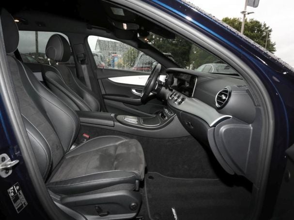 Mercedes-Benz E 300 de T AMG Night Distronic+ Kamera EasyPack Mercedes-Benz E 300 de T AMG Night Distronic+ Kamera EasyPack