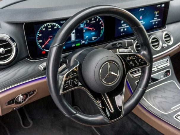 Mercedes-Benz E 300 de T AMG/Avantgarde Distronic+ Memory Mercedes-Benz E 300 de T AMG/Avantgarde Distronic+ Memory