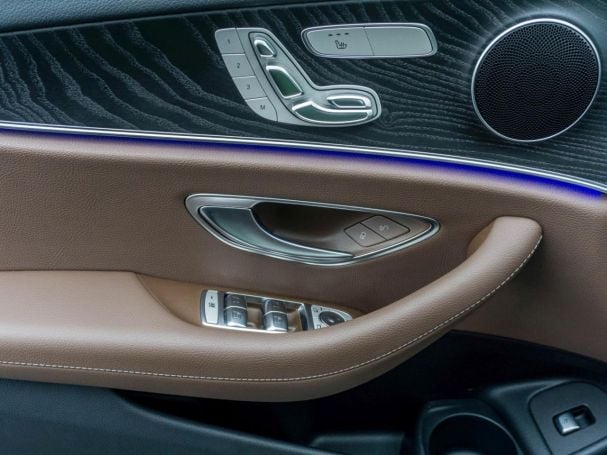 Mercedes-Benz E 300 de T AMG/Avantgarde Distronic+ Memory Mercedes-Benz E 300 de T AMG/Avantgarde Distronic+ Memory