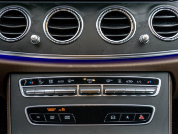 Mercedes-Benz E 300 de T AMG/Avantgarde Distronic+ Memory