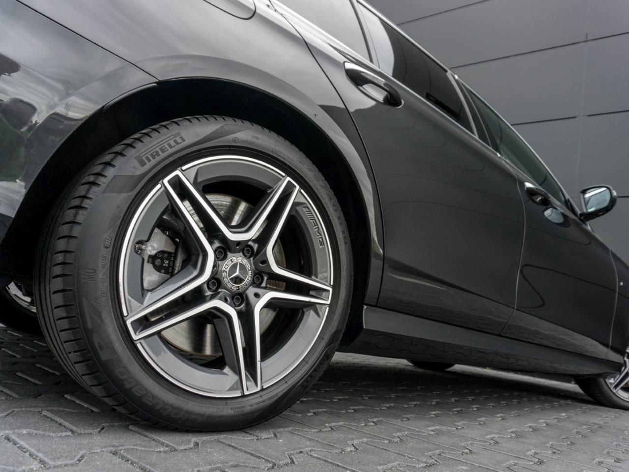 Mercedes-Benz E 300 de T AMG/Avantgarde Distronic+ Memory Mercedes-Benz E 300 de T AMG/Avantgarde Distronic+ Memory