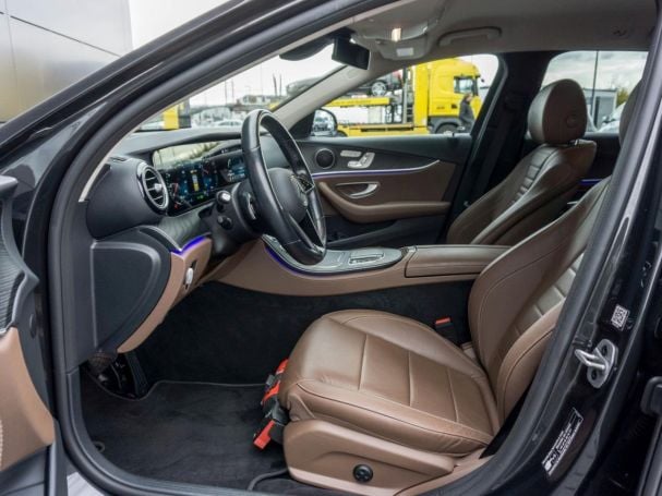 Mercedes-Benz E 300 de T AMG/Avantgarde Distronic+ Memory Mercedes-Benz E 300 de T AMG/Avantgarde Distronic+ Memory