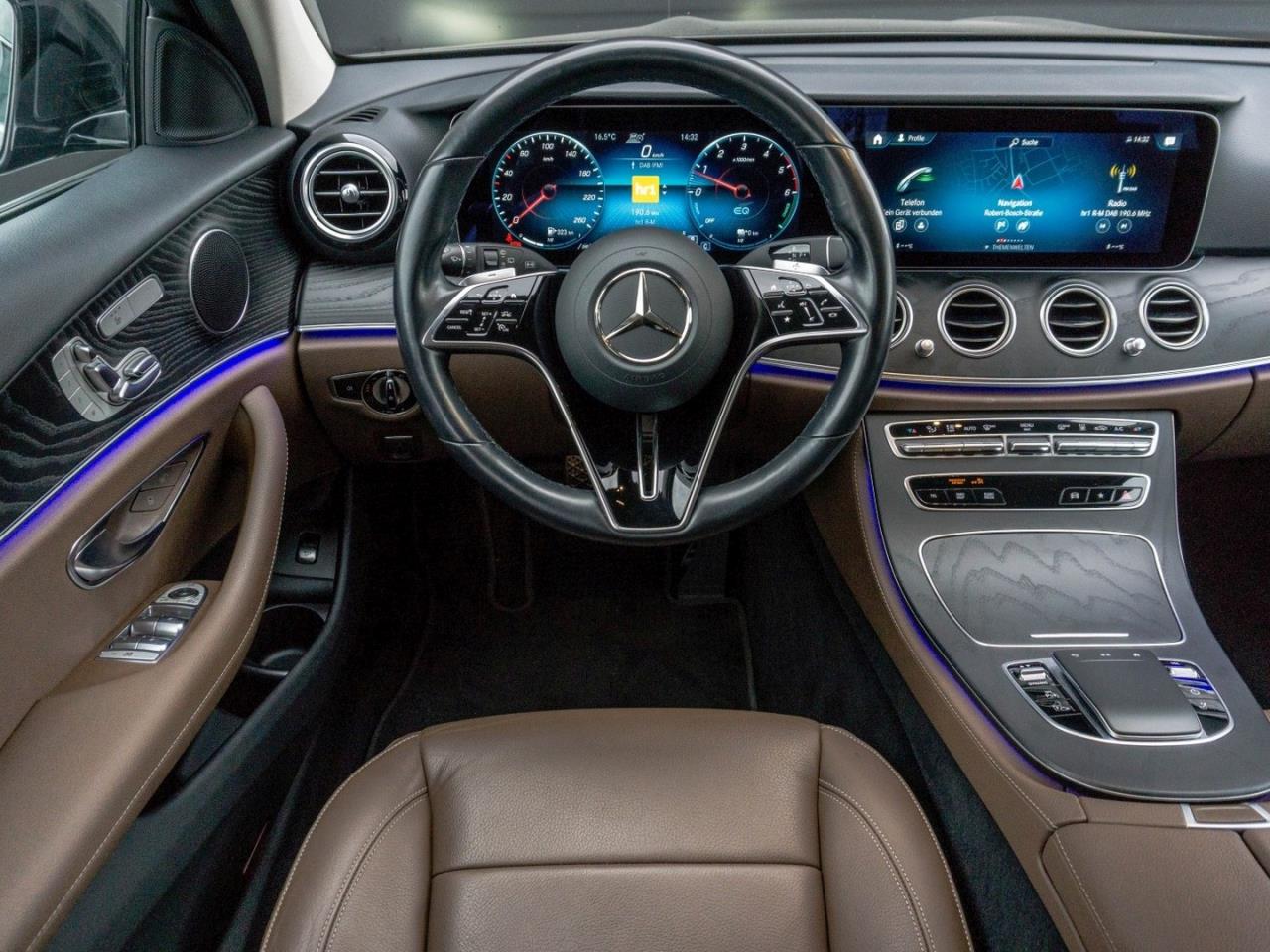 Mercedes-Benz E 300 de T AMG/Avantgarde Distronic+ Memory