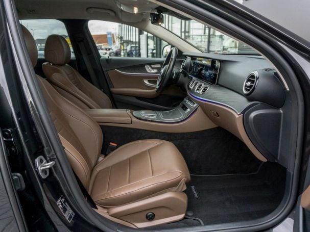 Mercedes-Benz E 300 de T AMG/Avantgarde Distronic+ Memory Mercedes-Benz E 300 de T AMG/Avantgarde Distronic+ Memory