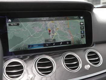 Mercedes-Benz E 300 de T AMG/Avantgarde Panorama AHK Distronic+