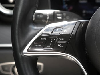 Mercedes-Benz E 300 de T AMG/Avantgarde Panorama AHK Distronic+