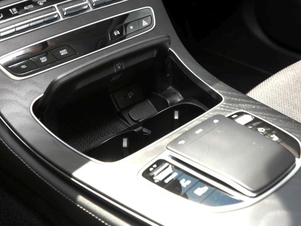 Mercedes-Benz E 300 de T AMG/Avantgarde Panorama AHK Distronic+ Mercedes-Benz E 300 de T AMG/Avantgarde Panorama AHK Distronic+