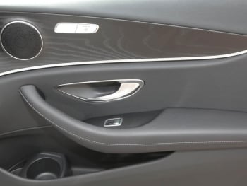 Mercedes-Benz E 300 de T AMG/Avantgarde Panorama AHK Distronic+