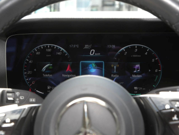 Mercedes-Benz E 300 de T AMG/Avantgarde Panorama AHK Distronic+