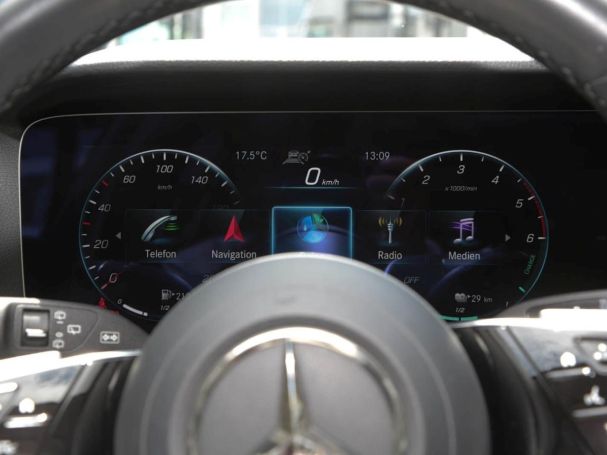 Mercedes-Benz E 300 de T AMG/Avantgarde Panorama AHK Distronic+ Mercedes-Benz E 300 de T AMG/Avantgarde Panorama AHK Distronic+