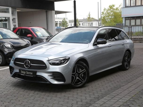 Mercedes-Benz E 300 de T AMG/Avantgarde Panorama AHK Distronic+