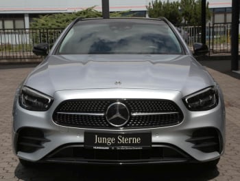 Mercedes-Benz E 300 de T AMG/Avantgarde Panorama AHK Distronic+