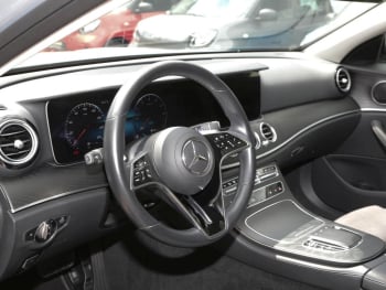 Mercedes-Benz E 300 de T AMG/Avantgarde Panorama AHK Distronic+
