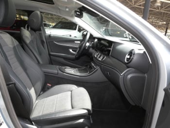 Mercedes-Benz E 300 de T AMG/Avantgarde Panorama AHK Distronic+