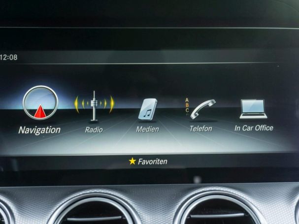 Mercedes-Benz E 300 de T Avantgarde Panorama AHK Distronic 360°