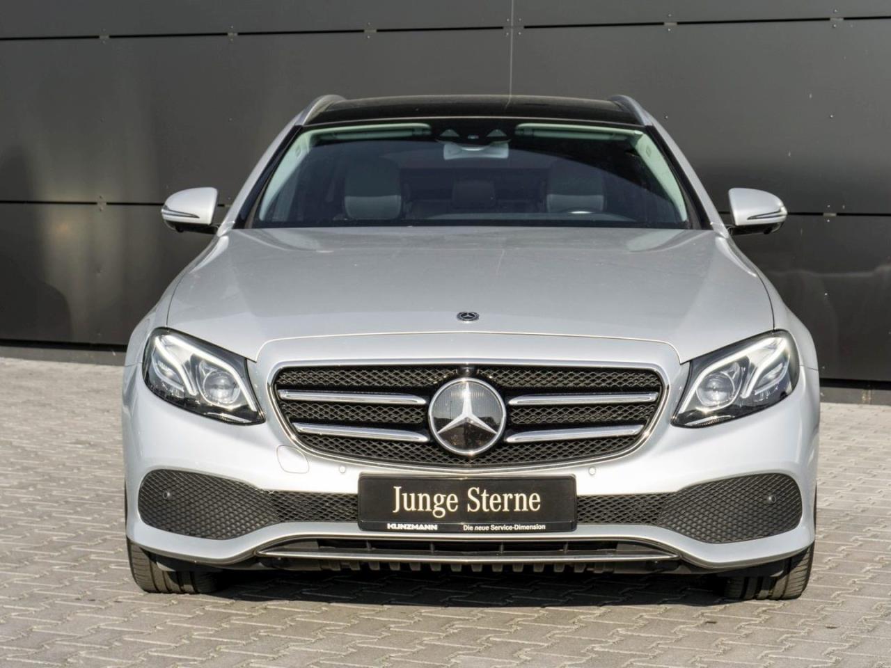 Mercedes-Benz E 300 de T Avantgarde Panorama AHK Distronic 360°