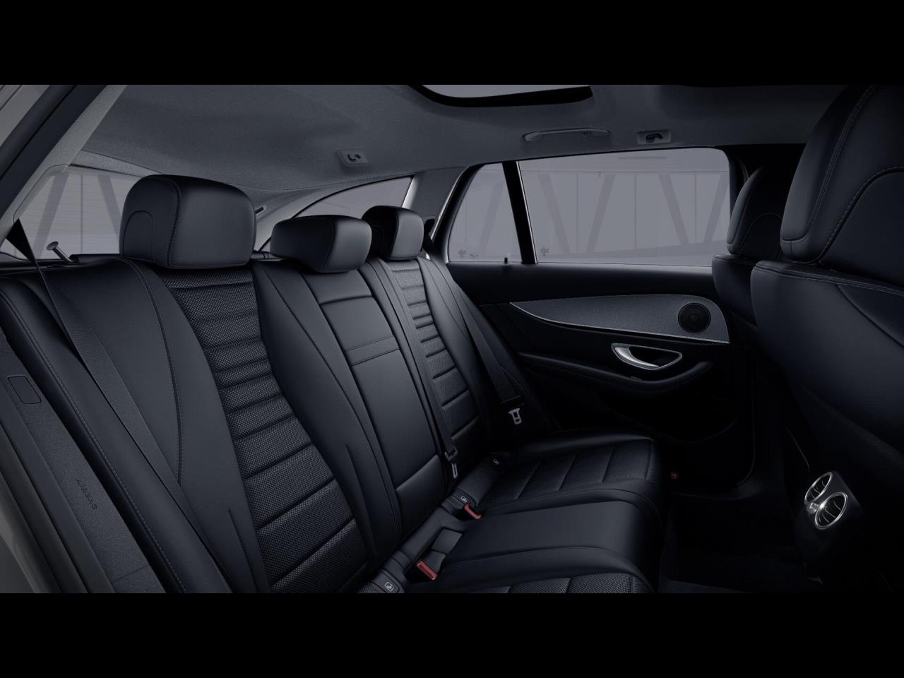 Mercedes-Benz E 300 de T Avantgarde Panorama AHK Distronic 360°