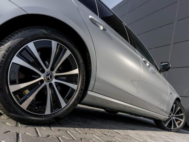 Mercedes-Benz E 300 de T Avantgarde Panorama AHK Distronic 360°